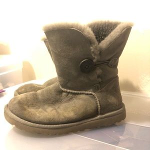Grey short button Uggs